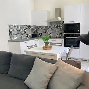 Apartament Charming Central Townhouse In By Assetflow Pro